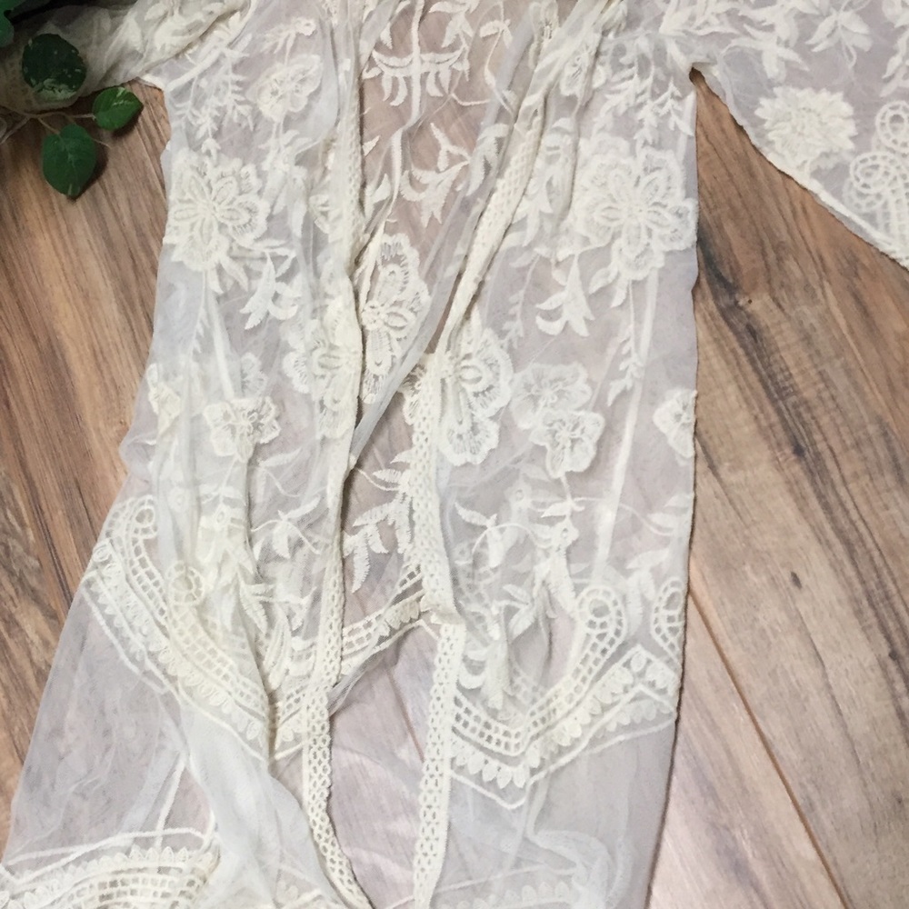 Maternity lace kimono size small
